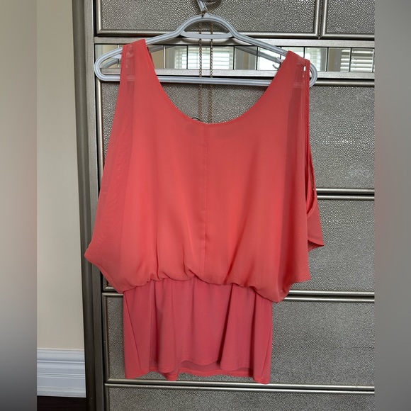 Elegant Blouse - Picture 4 of 6